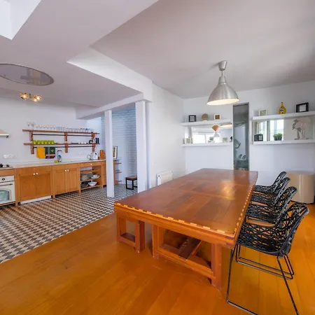 וילה Maison Detroit : Iconic 3br Triplex W/ Great Views איסטמבול
