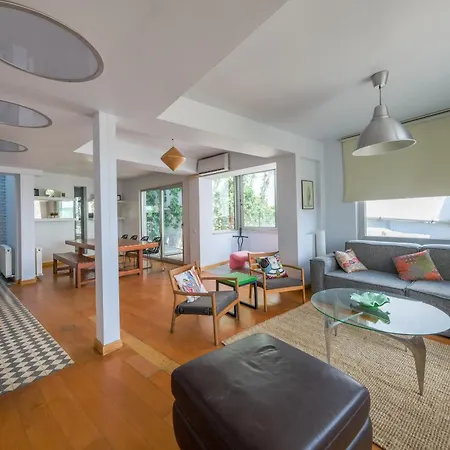 Maison Detroit : Iconic 3br Triplex W/ Great Views İstanbul