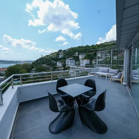 Maison Detroit : Iconic 3br Triplex W/ Great Views Istanbul