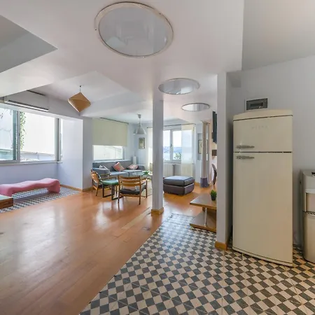 Maison Detroit : Iconic 3br Triplex W/ Great Views Villa Istanbul