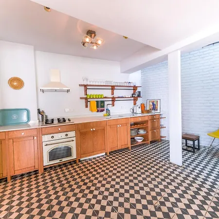 Maison Detroit : Iconic 3br Triplex W/ Great Views Villa *